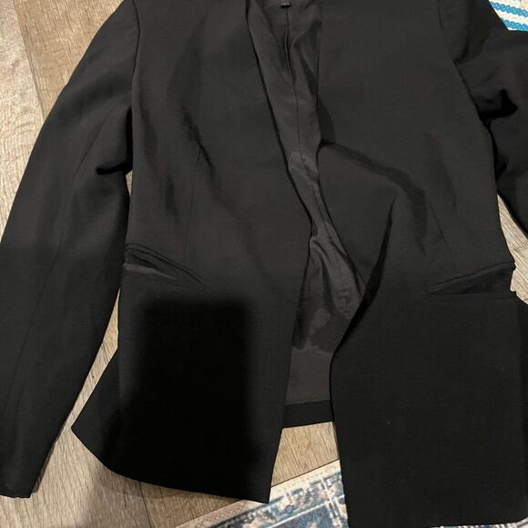 Theory black blazer size 2 - Picture 5 of 8